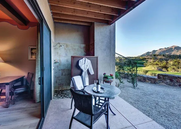 Hacienda Del Sol Guest Ranch